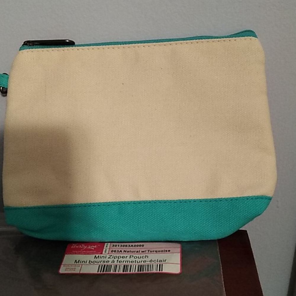 New thirty one mini zipper pouch